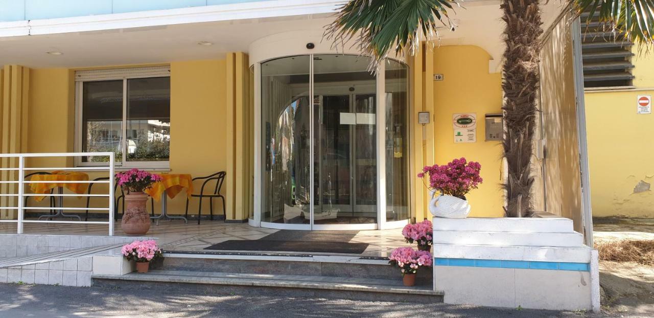 Hotel Ginevra Riccione Eksteriør billede